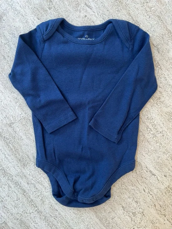 Hanna Andersson Navy Blue Long Sleeve Baby Bodysuit - Picture 2 of 4